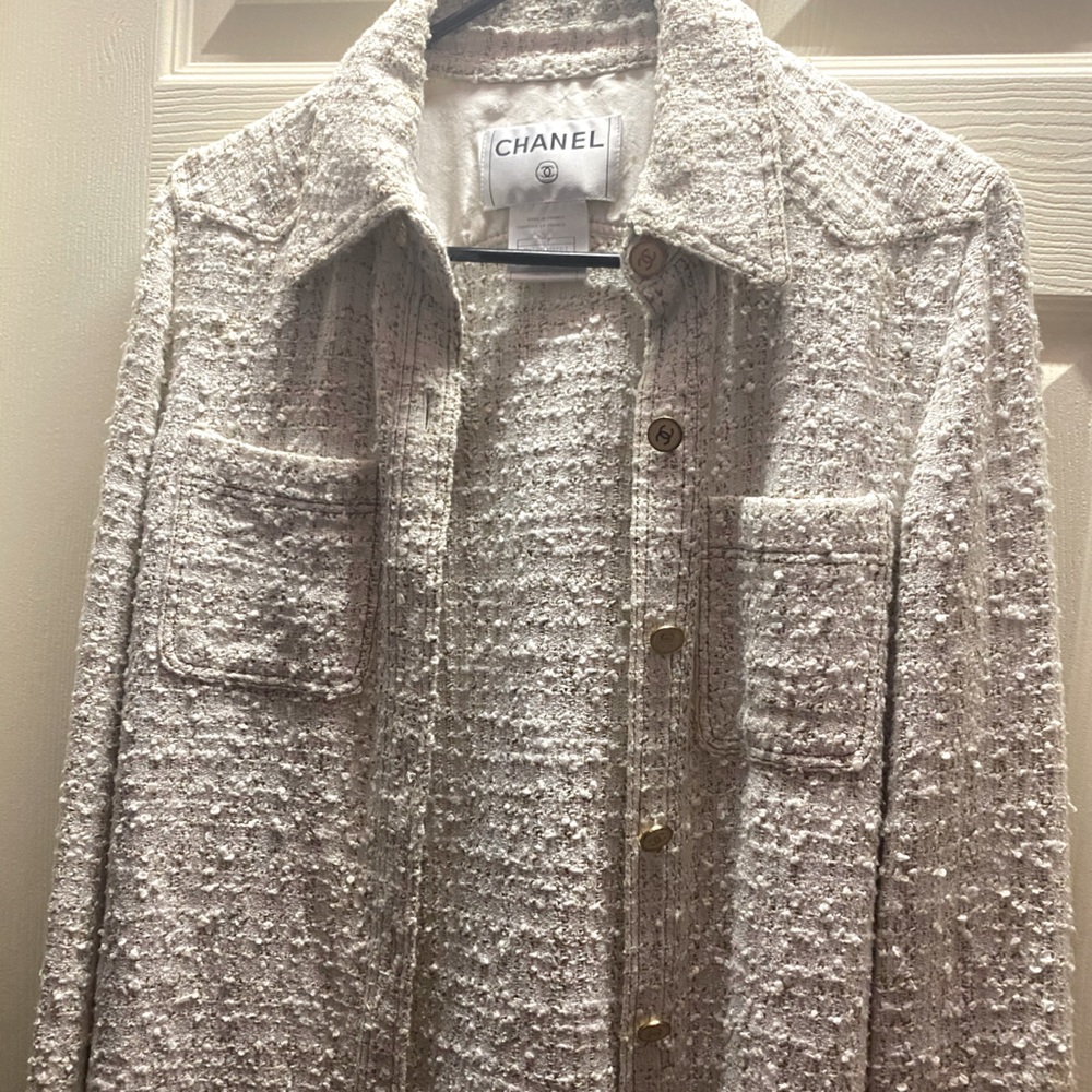 Chanel tweed blazer... Cleaning out my closet